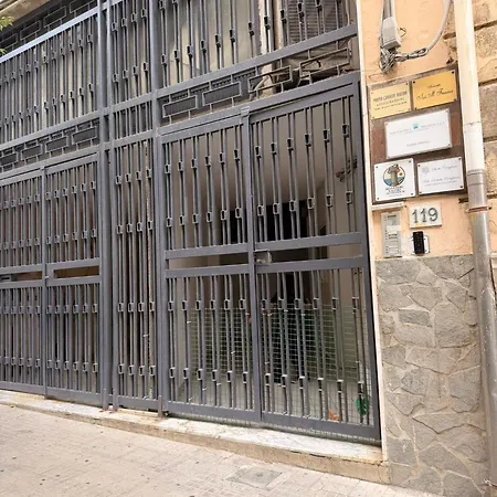 Belvedere Lacinio Luxury 게스트하우스 3*