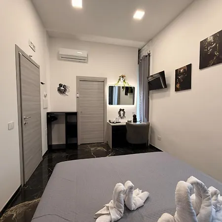 בית הארחה Belvedere Lacinio Luxury Fronte Mare 3*