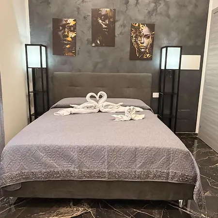 Belvedere Lacinio Luxury Fronte Mare בית הארחה