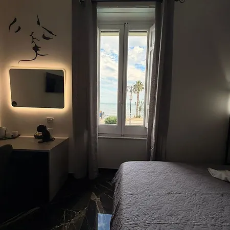 Belvedere Lacinio Luxury Fronte Mare 3*