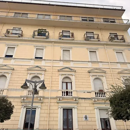 Belvedere Lacinio Luxury Fronte Mare Гостевой дом