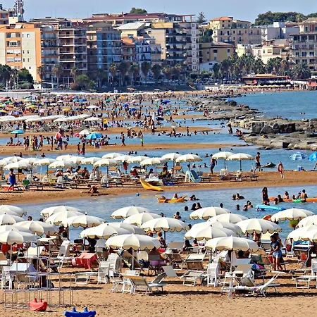 Belvedere Lacinio Luxury Fronte Mare Гостевой дом Кротоне