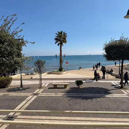 Belvedere Lacinio Luxury Fronte Mare 3* Кротоне