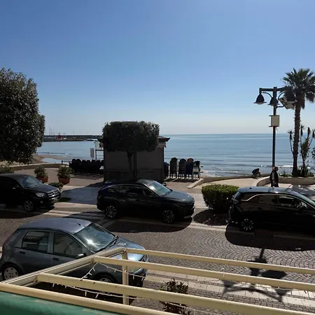 게스트하우스 Belvedere Lacinio Luxury Fronte Mare