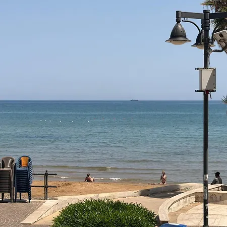 Maison d'hôtes Belvedere Lacinio Luxury Fronte Mare Crotone