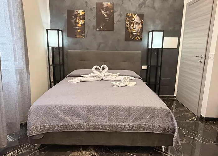 Belvedere Lacinio Luxury בית הארחה