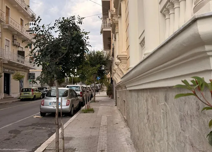 בית הארחה Belvedere Lacinio Luxury 3*