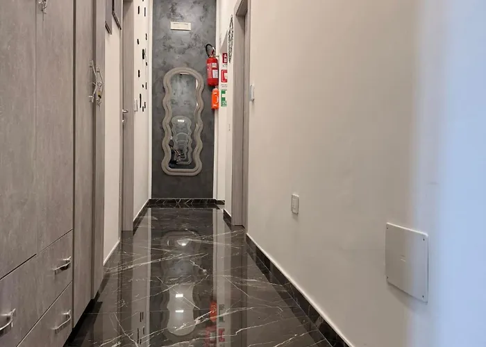 בית הארחה Belvedere Lacinio Luxury 3*