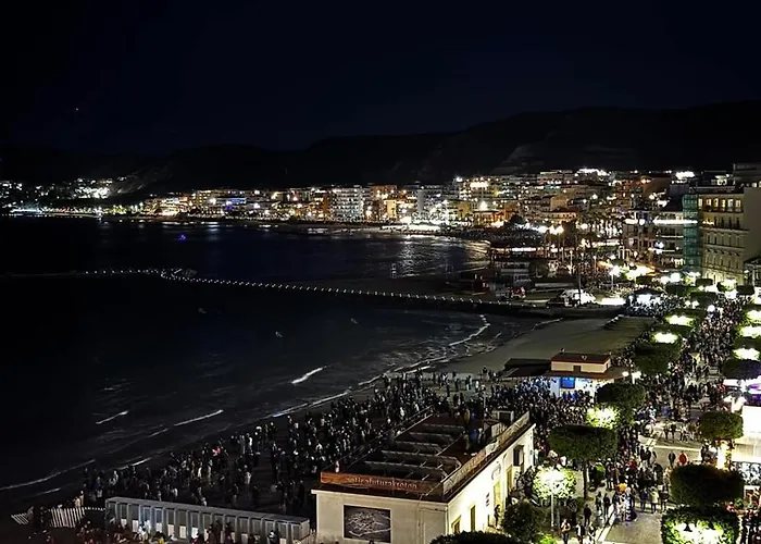 בית הארחה Belvedere Lacinio Luxury 3*